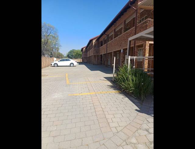 2 BEDROOM APARTMENT FOR SALE IN RAVENSKLIP